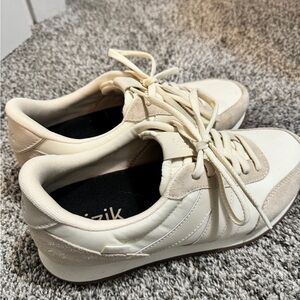 Kizik Women’s Milan, Bone